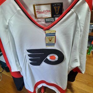 Bobby Clarke Mitchell And Ness Vintage collection Jersey. New with tags.